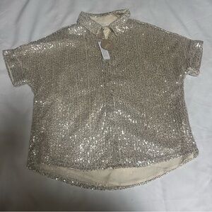 APRICOT Women's Silver Sequin Blouse size 4 short sleeve buttons on the front